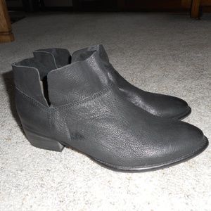 NEW SEYCHELLES Snare Zip black leather booties 8.5